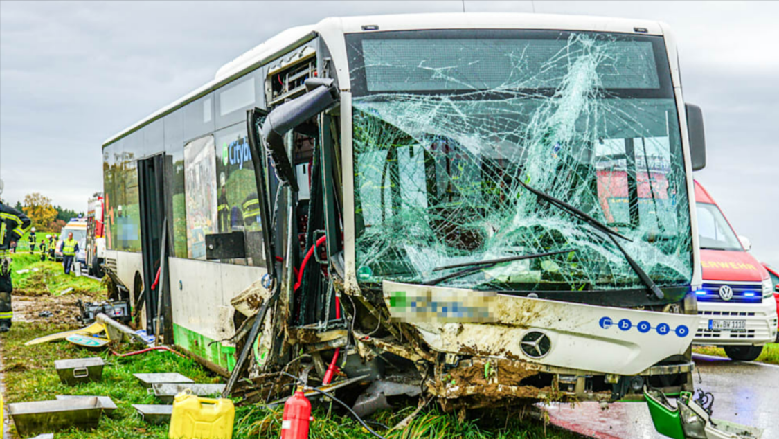 EILMELDUNG - Schulbus Unfall! 19 Kinder auf Heimweg verletzt, teilweise schwer!