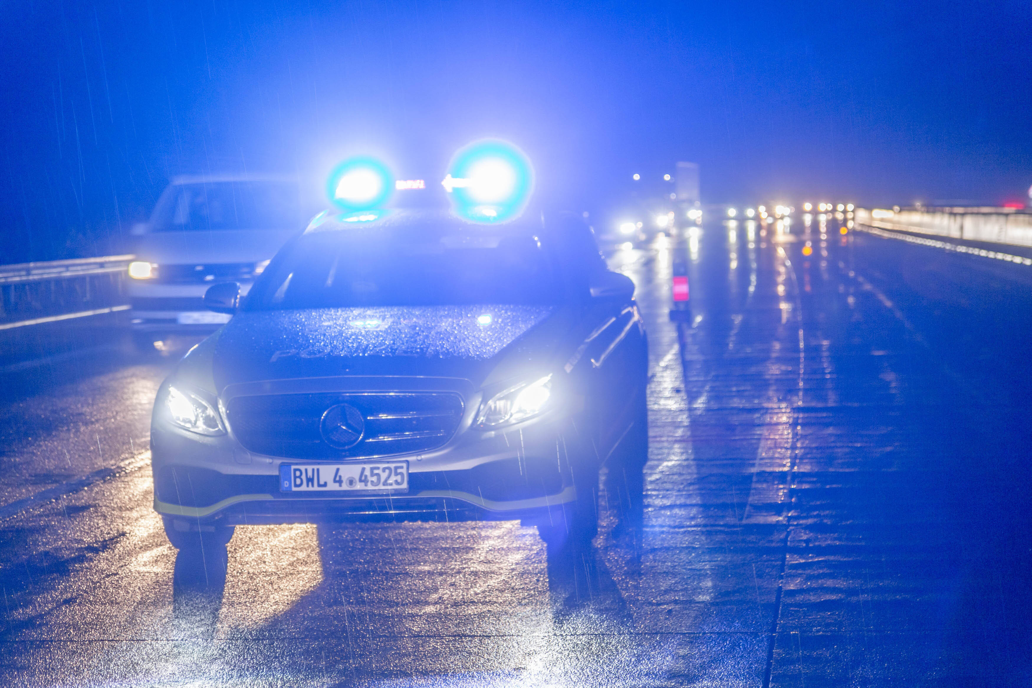 Lehrerin auf der A9 erschossen! Trauriger Vorfall bringt die dunkle Wahrheit ans Licht